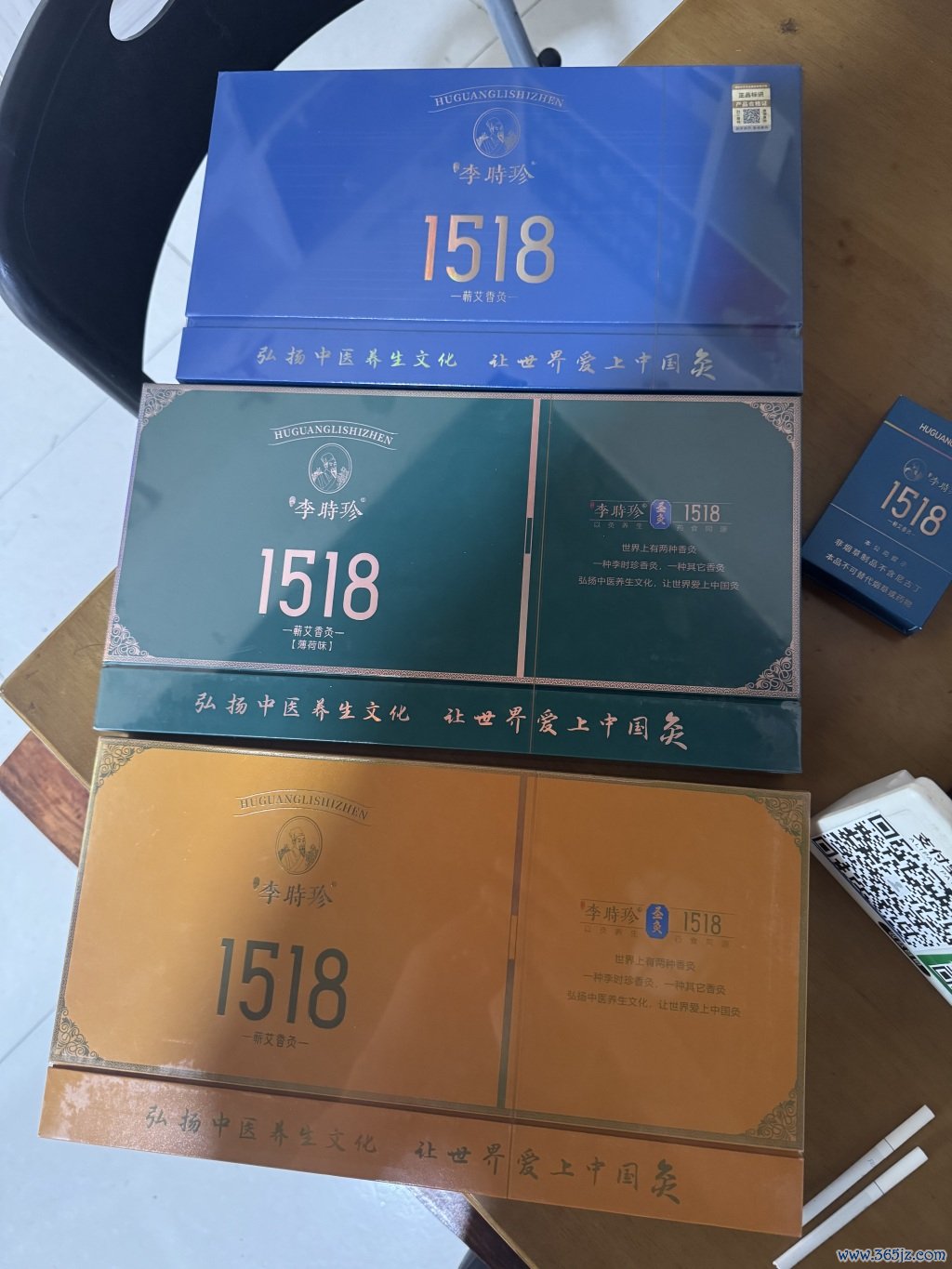 包装细致的“李时珍1518蕲艾香灸”。本文图片均由倾盆新闻记者 王鑫 摄